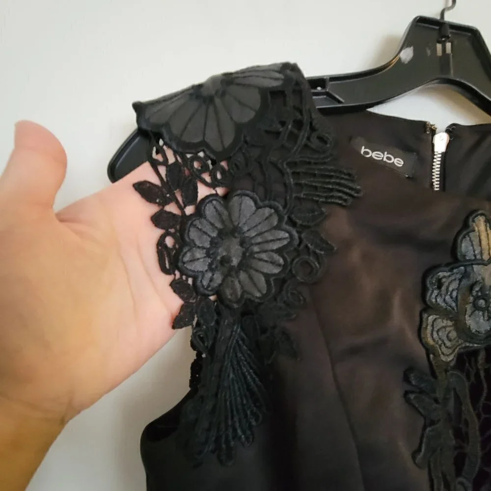 Bebe Black Floral Lace Cap Sleeve Exposed Back Silver Zipper Satin Mini Dress XS